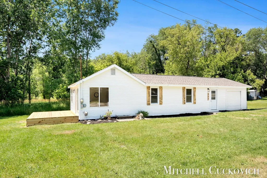 402 W Washington Street Sidney Township MI 48884