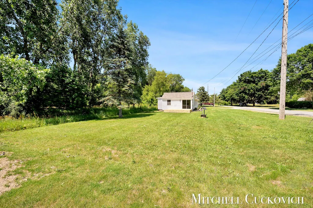 402 W Washington Street Sidney Township MI 48884