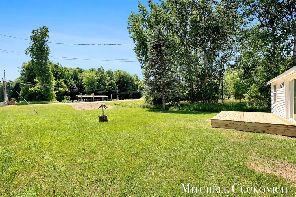 402 W Washington Street Sidney Township MI 48884