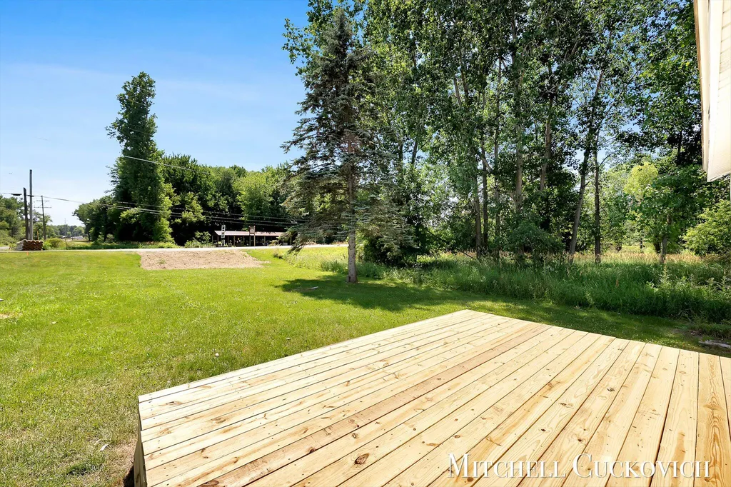 402 W Washington Street Sidney Township MI 48884