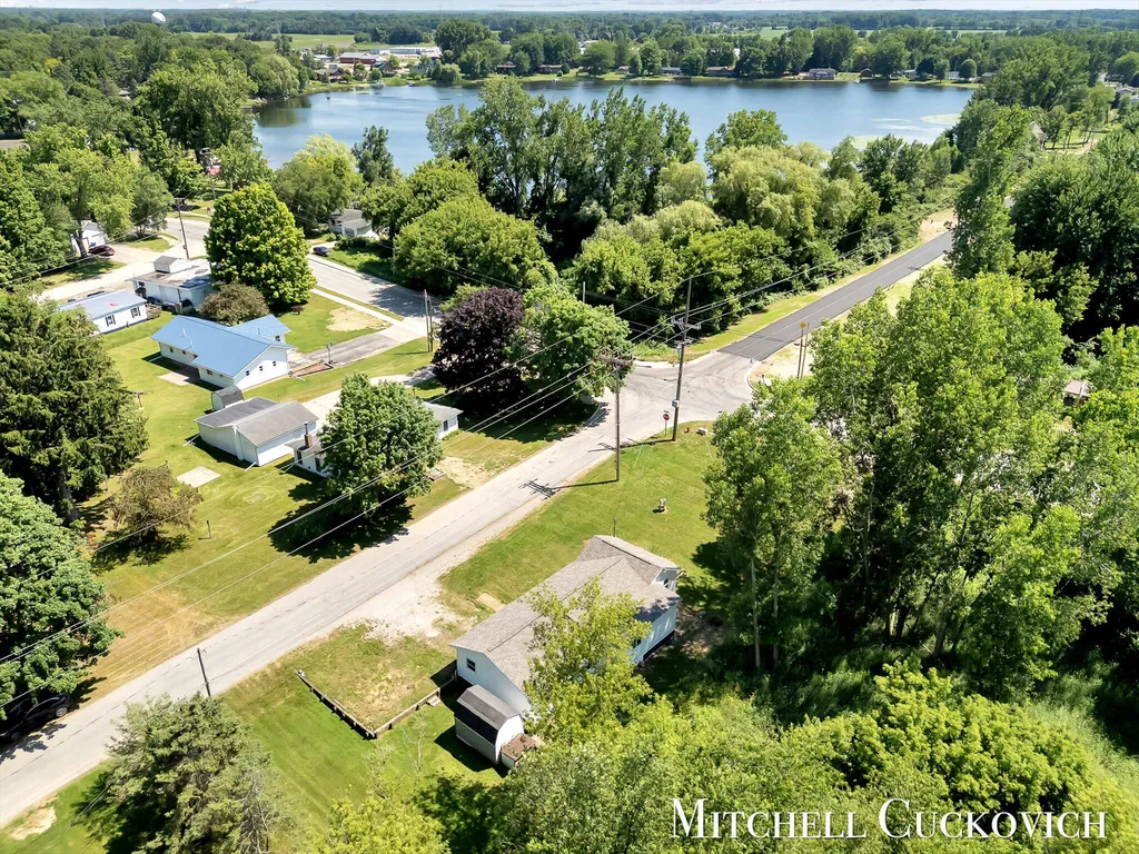 402 W Washington Street Sidney Township MI 48884