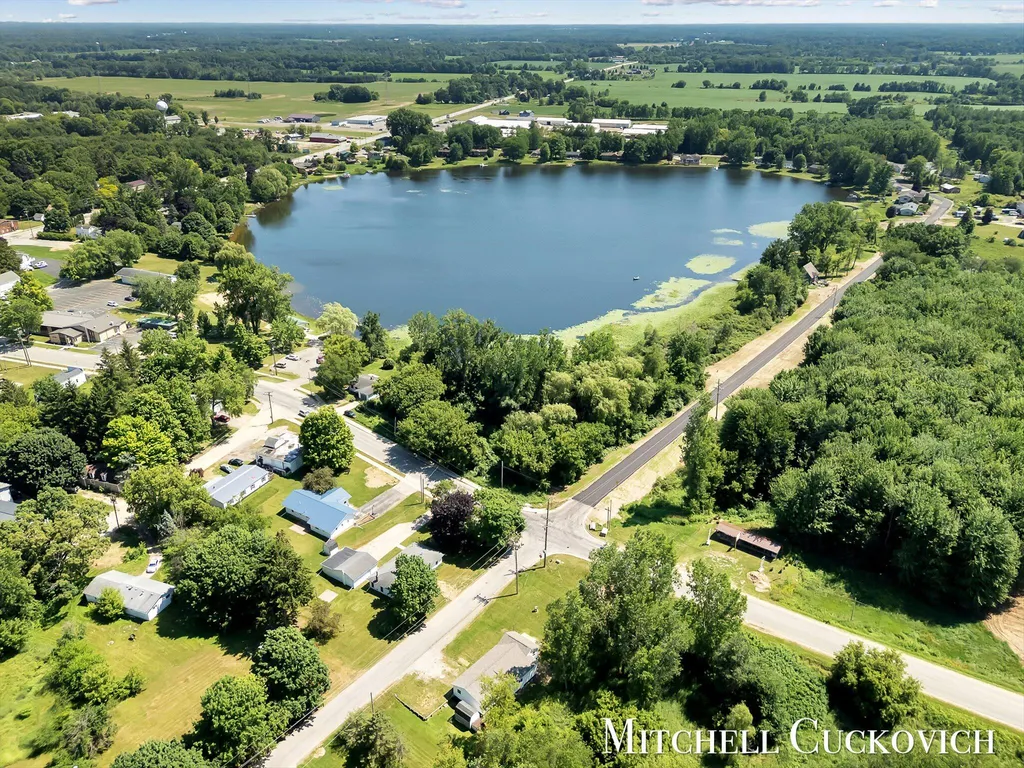 402 W Washington Street Sidney Township MI 48884