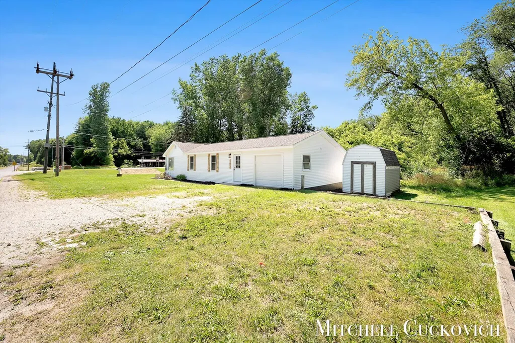 402 W Washington Street Sidney Township MI 48884