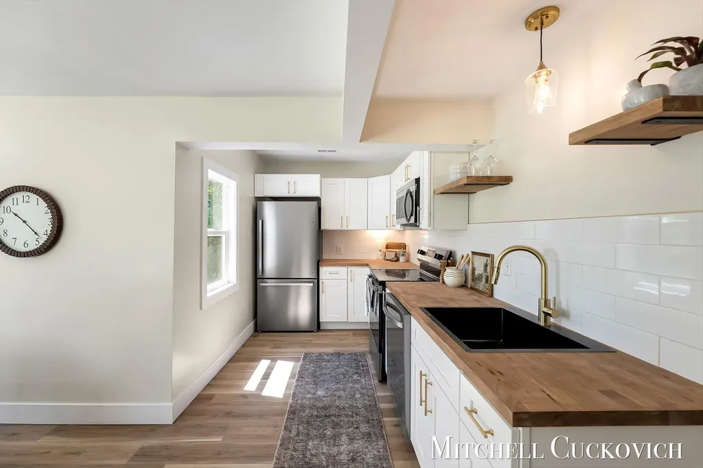 402 W Washington Street Sidney Township MI 48884