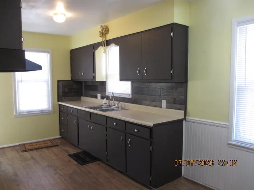 241 50th Street SW Wyoming City MI 49548