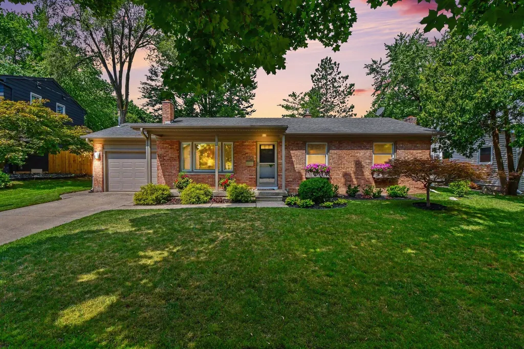 1701 Whitfield Road SE East Grand Rapids City MI 49506