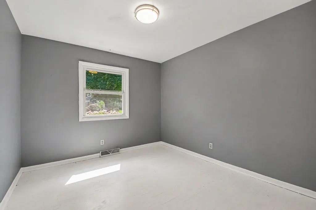 1701 Whitfield Road SE East Grand Rapids City MI 49506