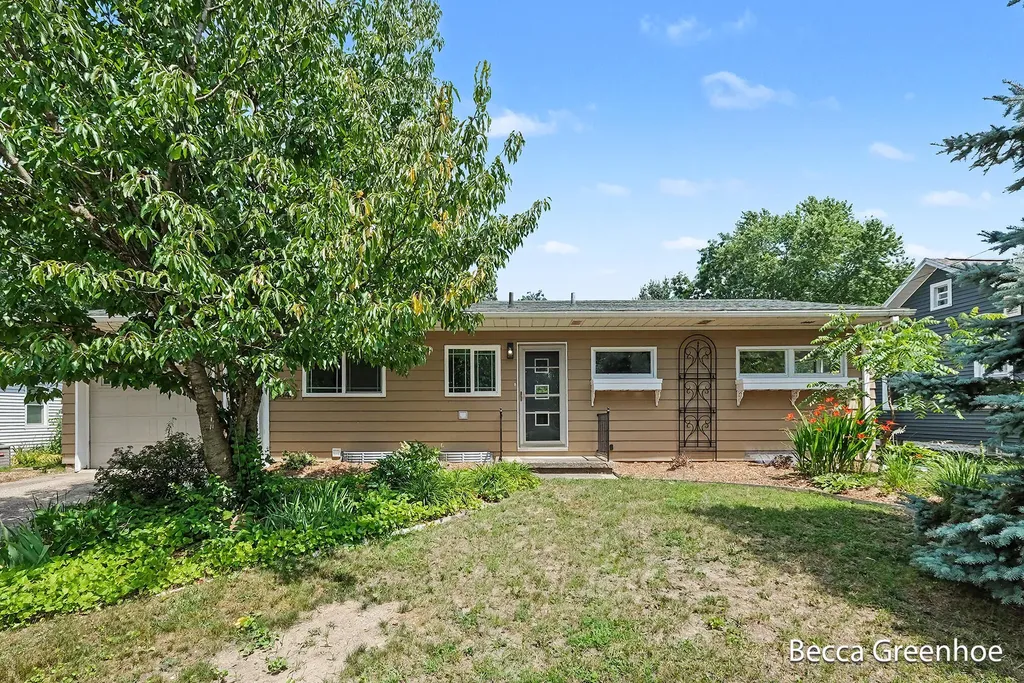 3840 Williamson Avenue NE Plainfield Charter Township MI 49525