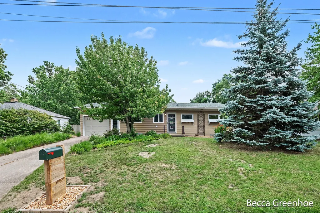3840 Williamson Avenue NE Plainfield Charter Township MI 49525