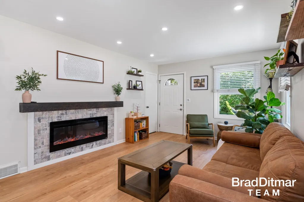 154 Alten Avenue NE Grand Rapids City MI 49503