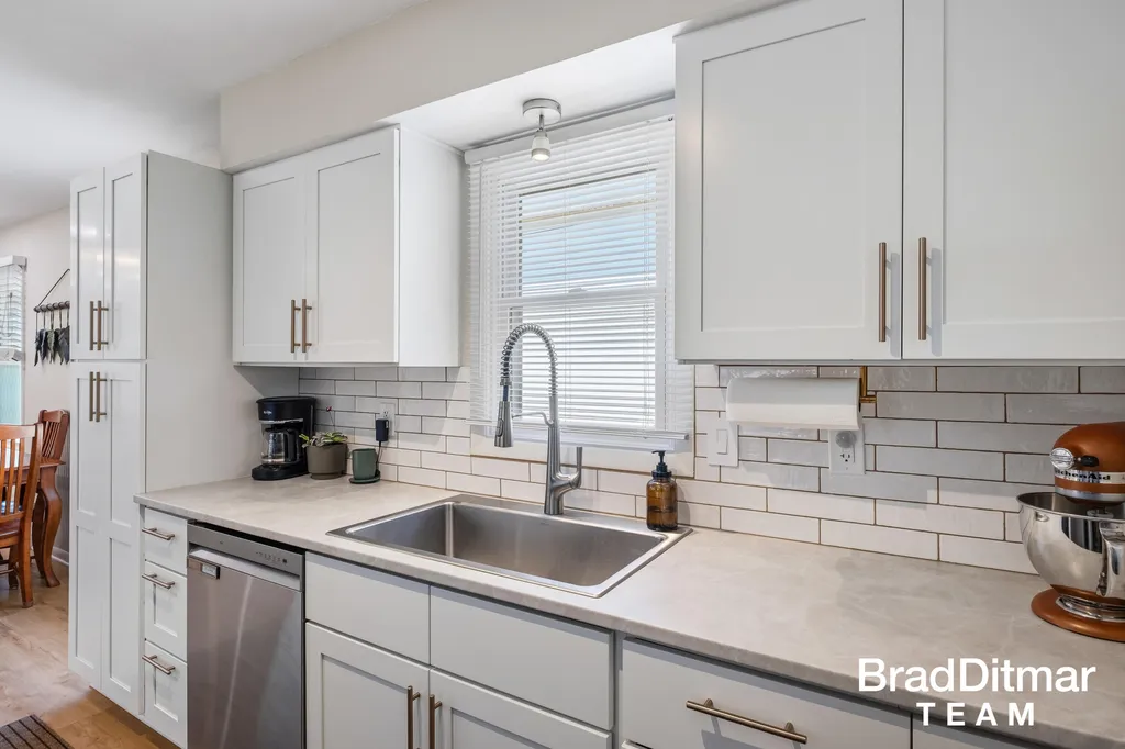 154 Alten Avenue NE Grand Rapids City MI 49503