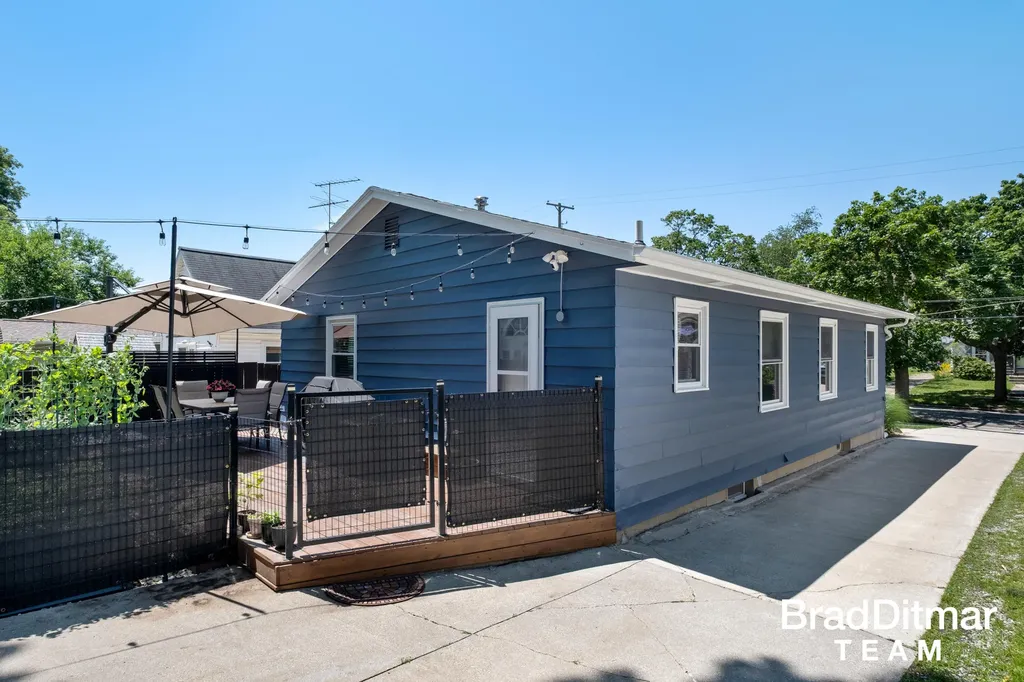 154 Alten Avenue NE Grand Rapids City MI 49503
