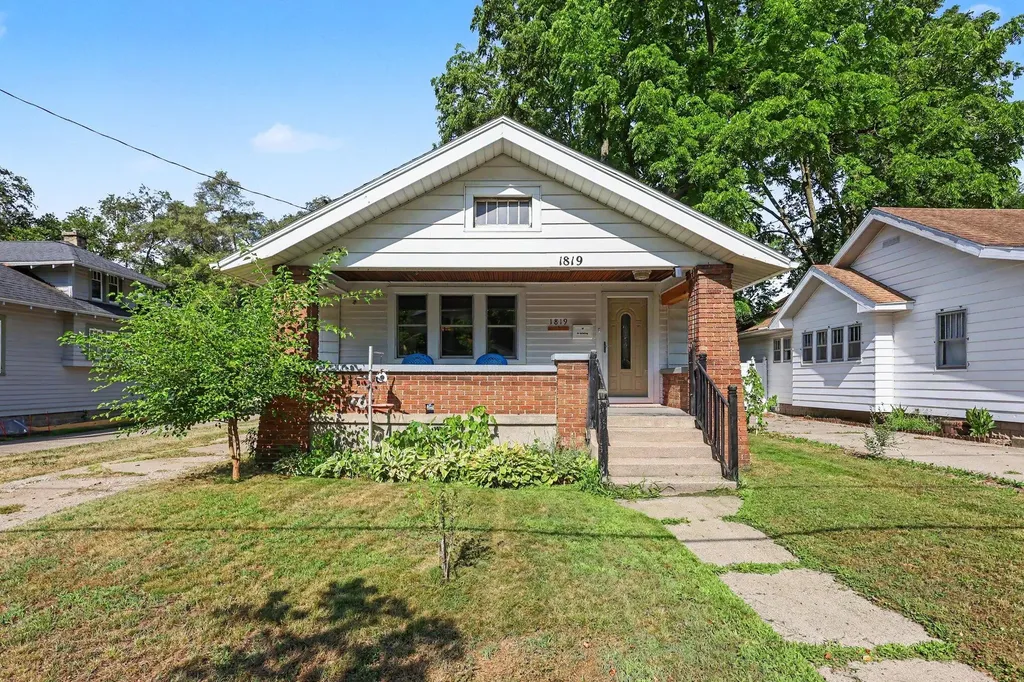 1819 Nelson Avenue SE Grand Rapids City MI 49507