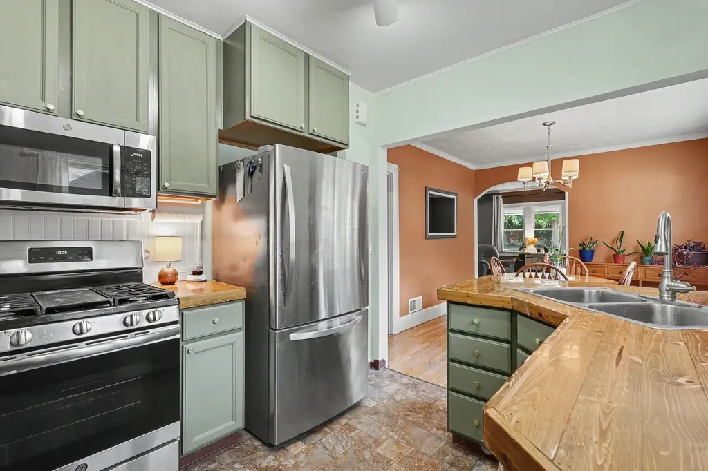 1819 Nelson Avenue SE Grand Rapids City MI 49507