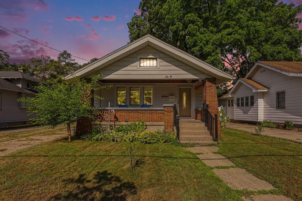 1819 Nelson Avenue SE Grand Rapids City MI 49507
