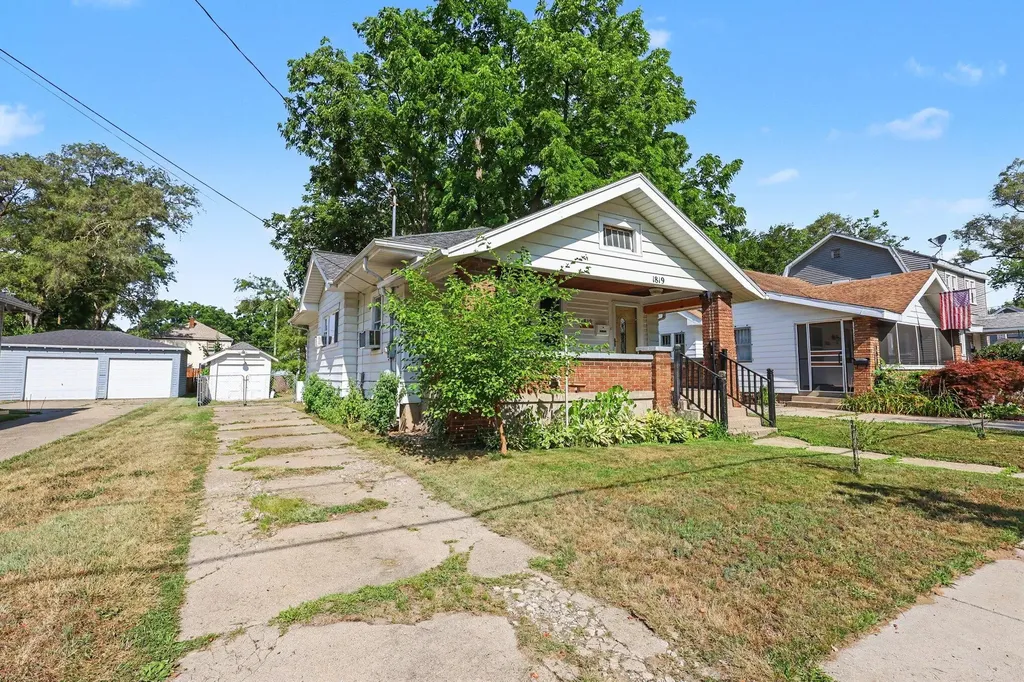 1819 Nelson Avenue SE Grand Rapids City MI 49507