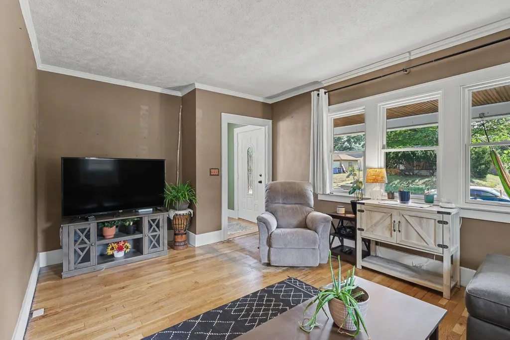 1819 Nelson Avenue SE Grand Rapids City MI 49507