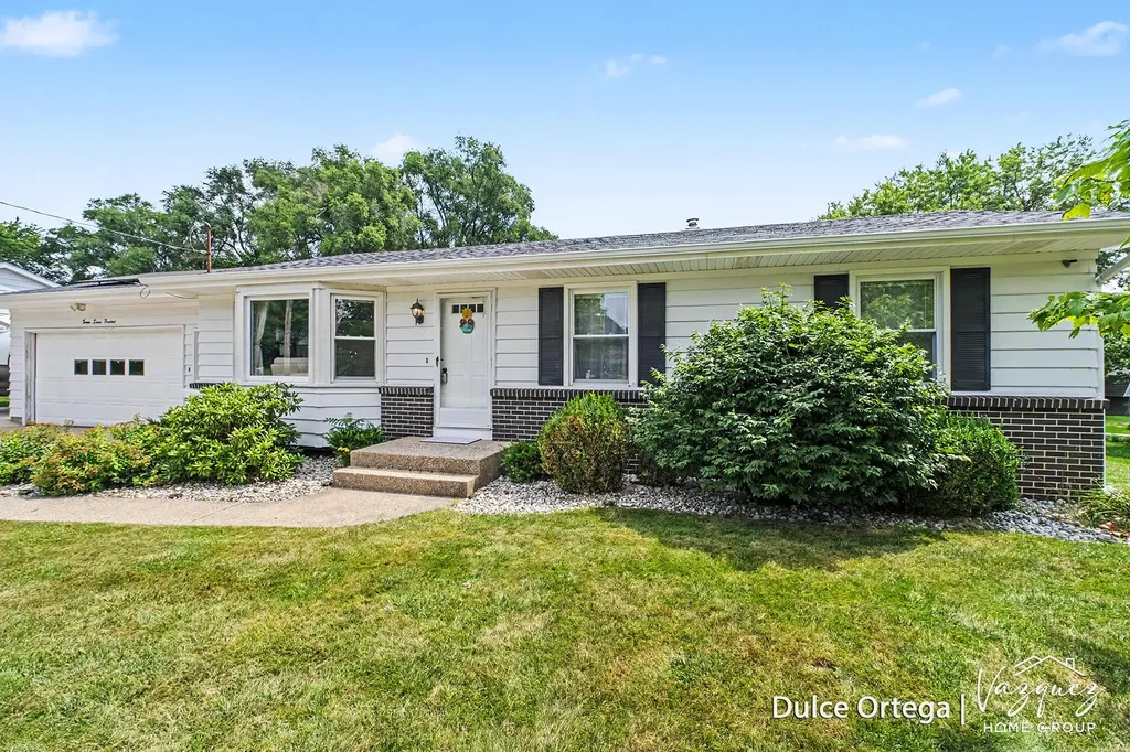 2700 Pohens Avenue NW Walker City MI 49544