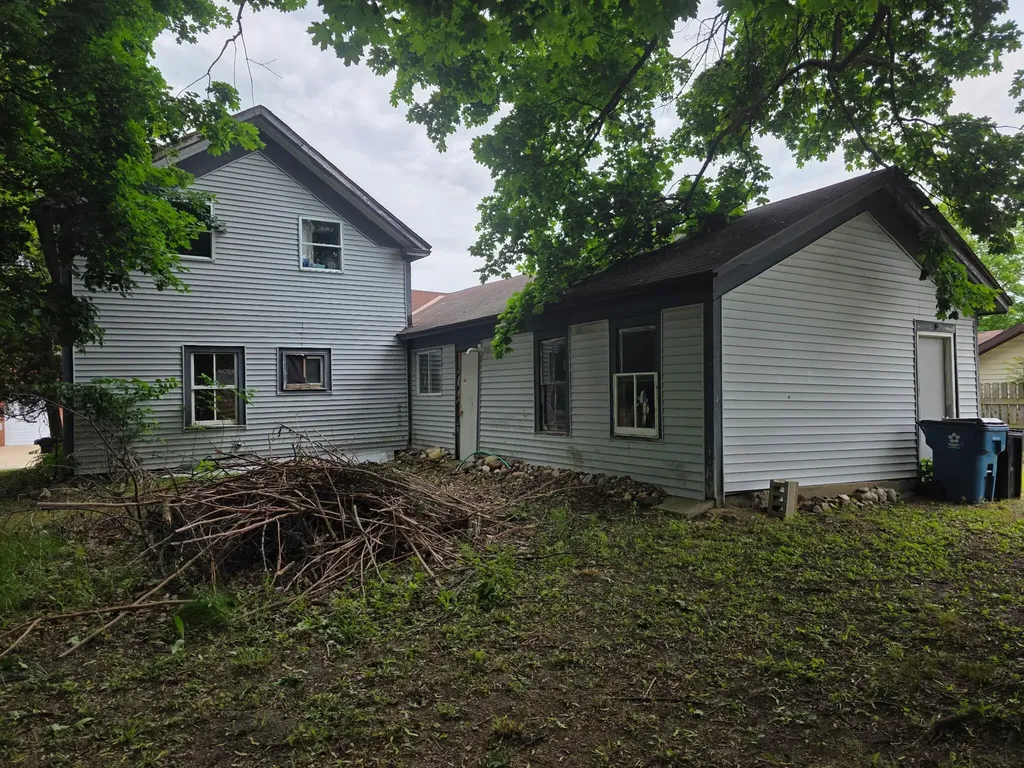 224 S Camburn Street Stanton City MI 48888