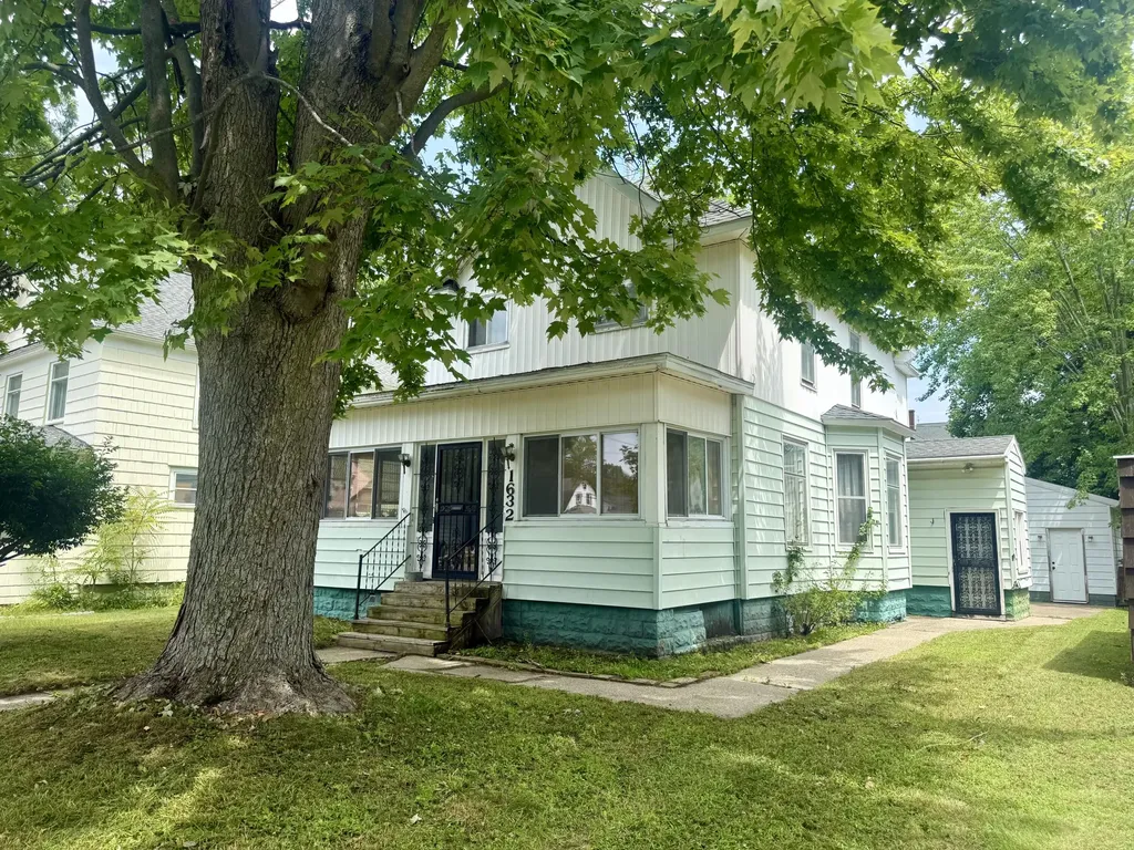 1632 5th Street Muskegon City MI 49441