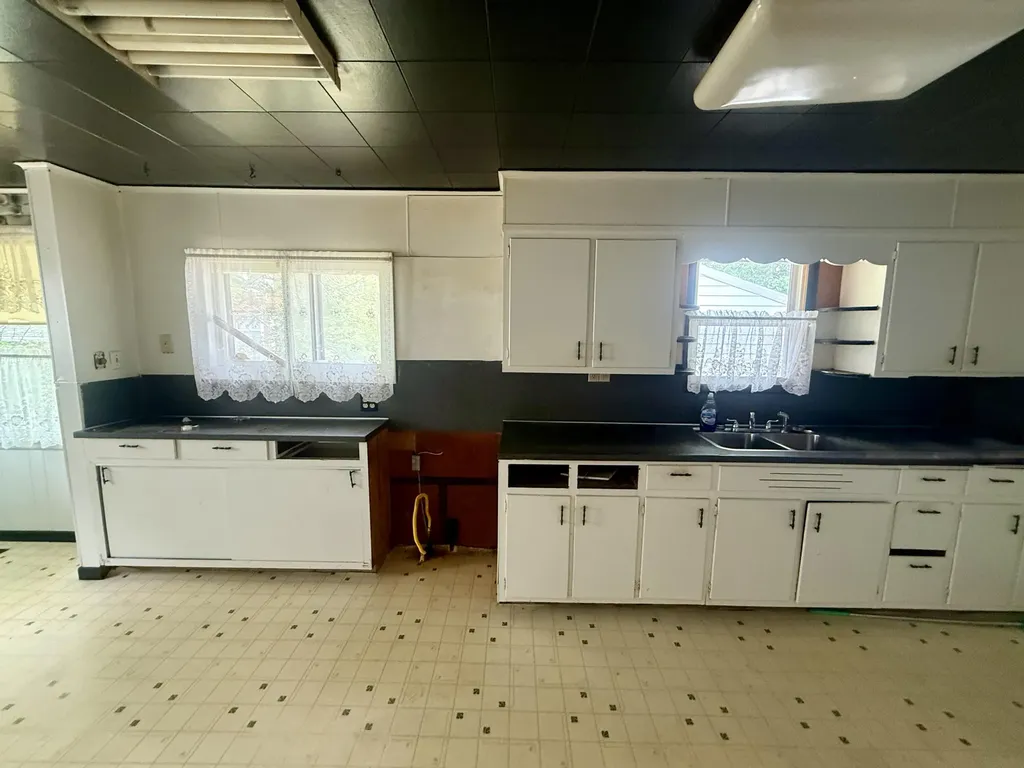 1632 5th Street Muskegon City MI 49441