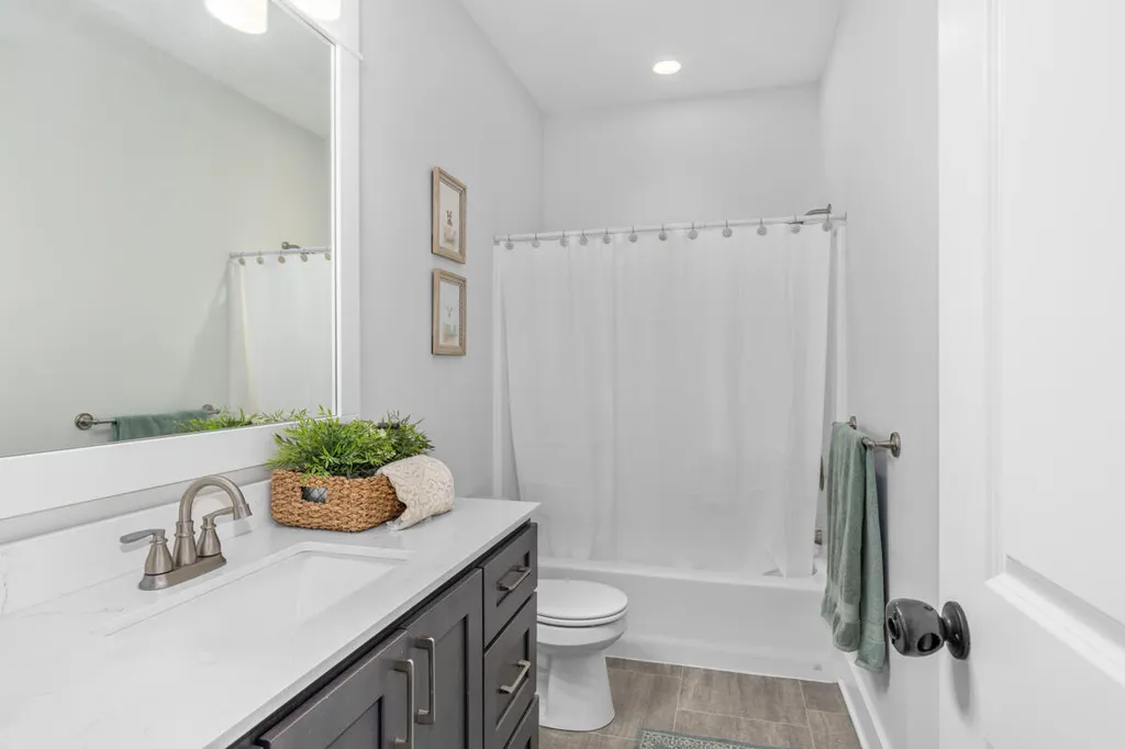 6317 Eaglewood Drive Blendon Township MI 49426