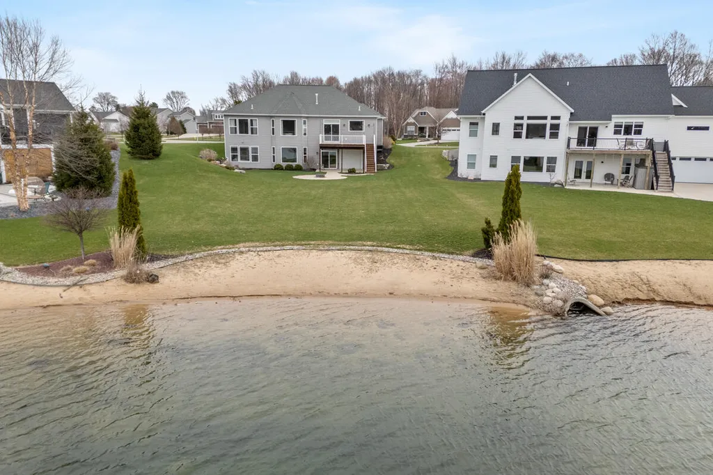 6317 Eaglewood Drive Blendon Township MI 49426