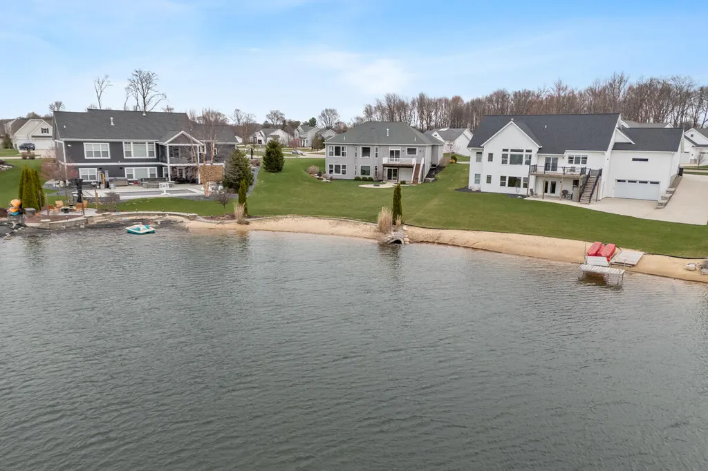 6317 Eaglewood Drive Blendon Township MI 49426