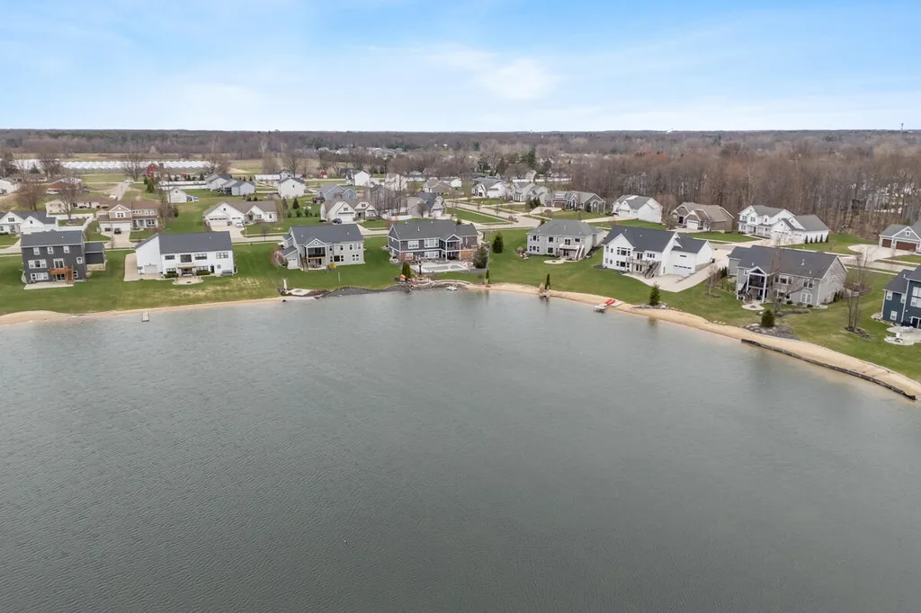 6317 Eaglewood Drive Blendon Township MI 49426