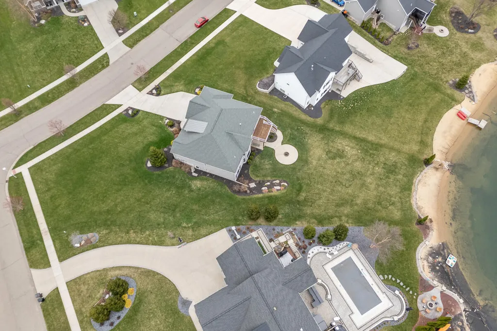 6317 Eaglewood Drive Blendon Township MI 49426