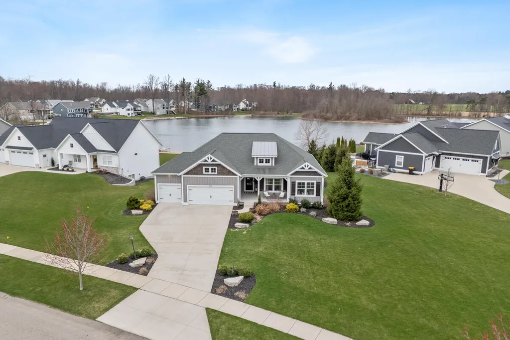 6317 Eaglewood Drive Blendon Township MI 49426