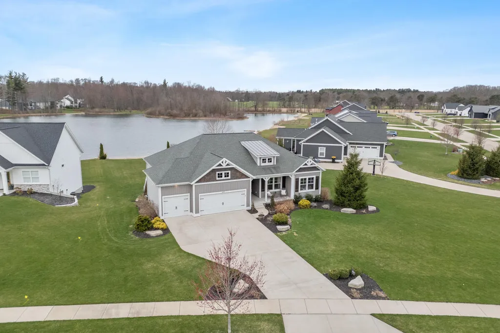 6317 Eaglewood Drive Blendon Township MI 49426