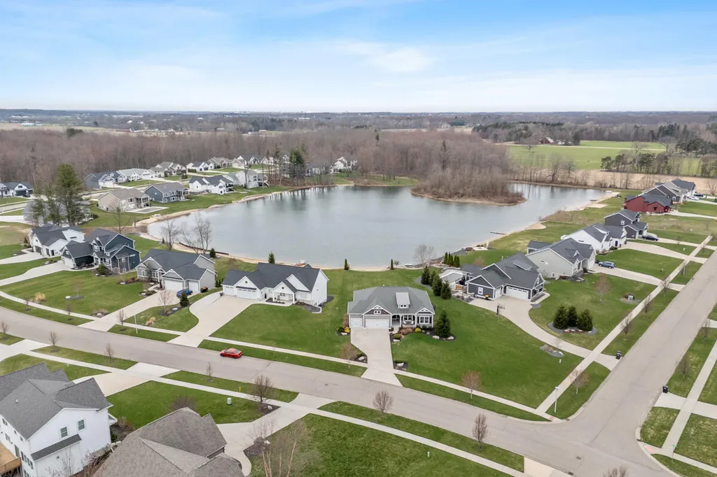 6317 Eaglewood Drive Blendon Township MI 49426