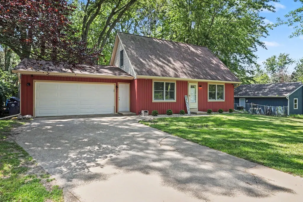 630 Midway Avenue Holland City MI 49423