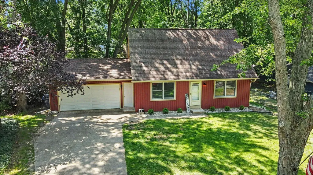 630 Midway Avenue Holland City MI 49423