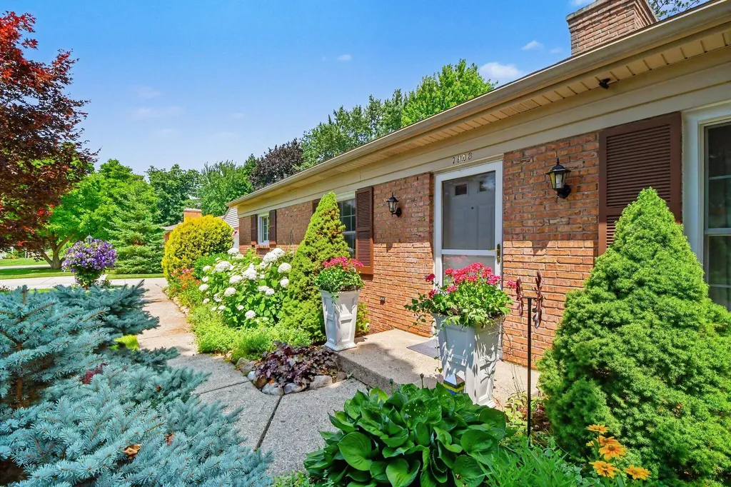 1946 Radcliff Avenue SE Grand Rapids City MI 49506