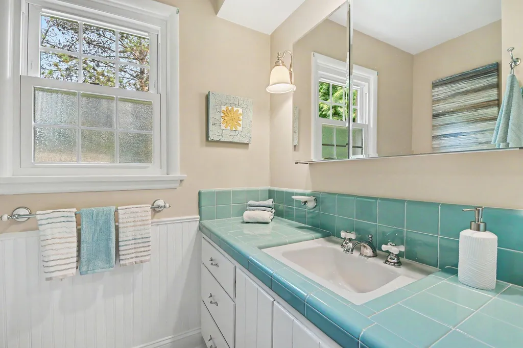 1946 Radcliff Avenue SE Grand Rapids City MI 49506