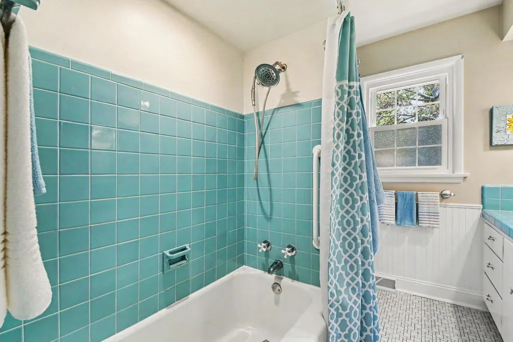 1946 Radcliff Avenue SE Grand Rapids City MI 49506