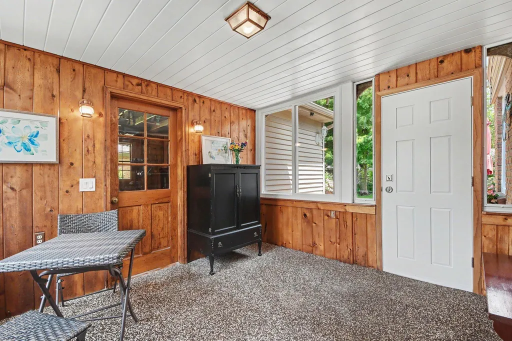 1946 Radcliff Avenue SE Grand Rapids City MI 49506