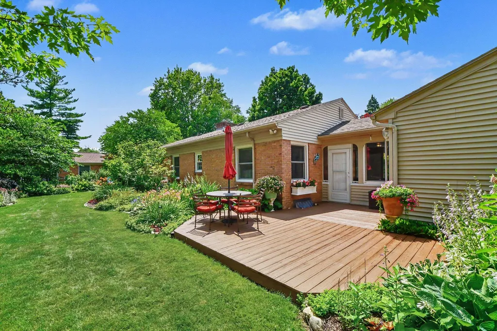 1946 Radcliff Avenue SE Grand Rapids City MI 49506