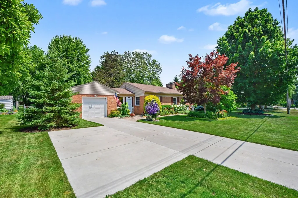 1946 Radcliff Avenue SE Grand Rapids City MI 49506