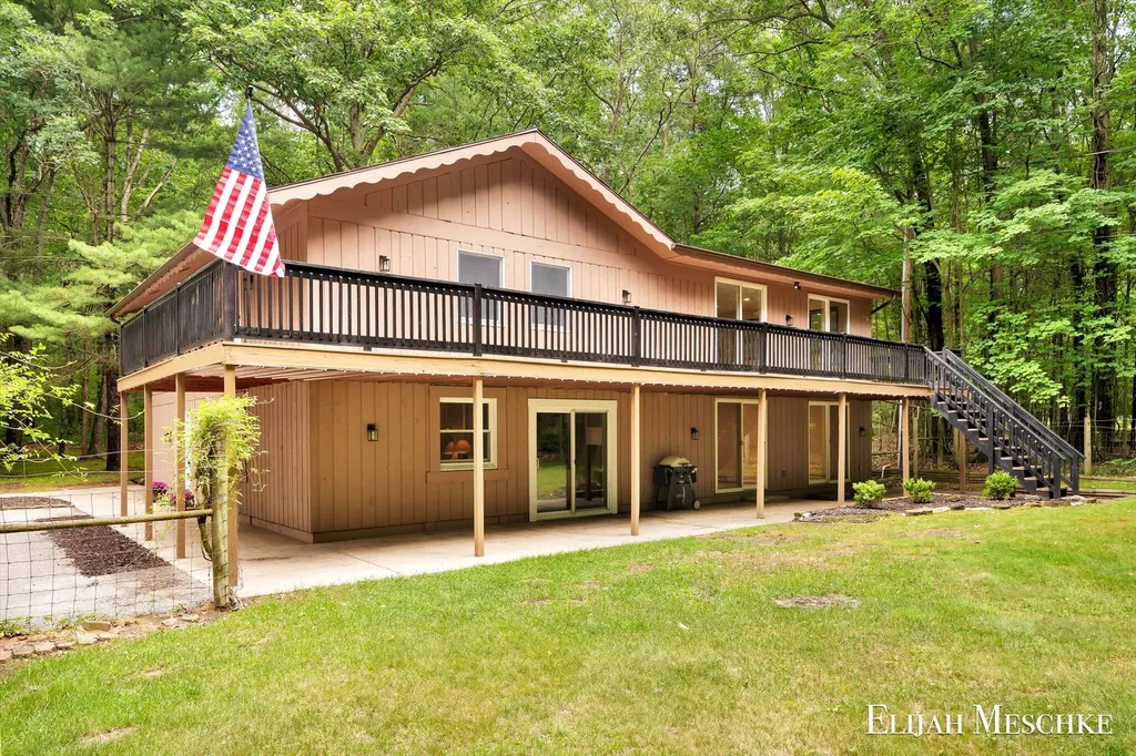 1160 Scenic Drive Laketon Township MI 49445
