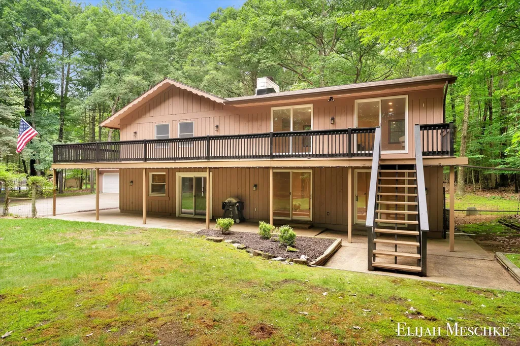 1160 Scenic Drive Laketon Township MI 49445