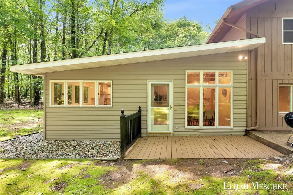 1160 Scenic Drive Laketon Township MI 49445