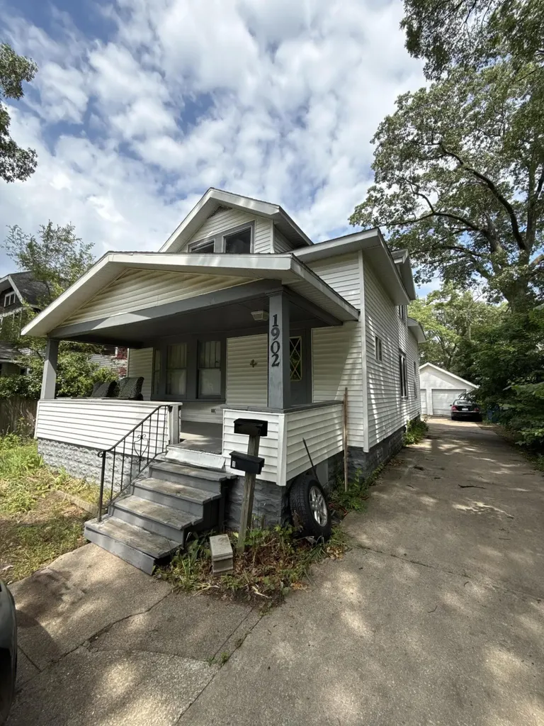 1902 Jefferson Street Muskegon City MI 49441