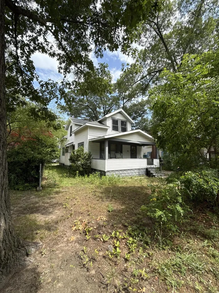1902 Jefferson Street Muskegon City MI 49441