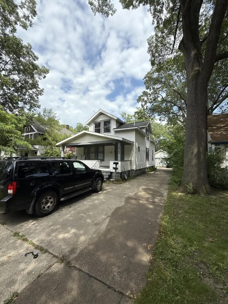 1902 Jefferson Street Muskegon City MI 49441