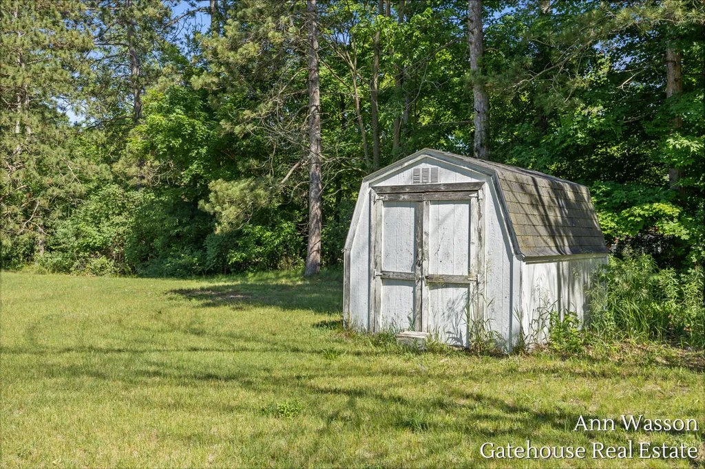 2737 Dane Street Montcalm Township MI 49326