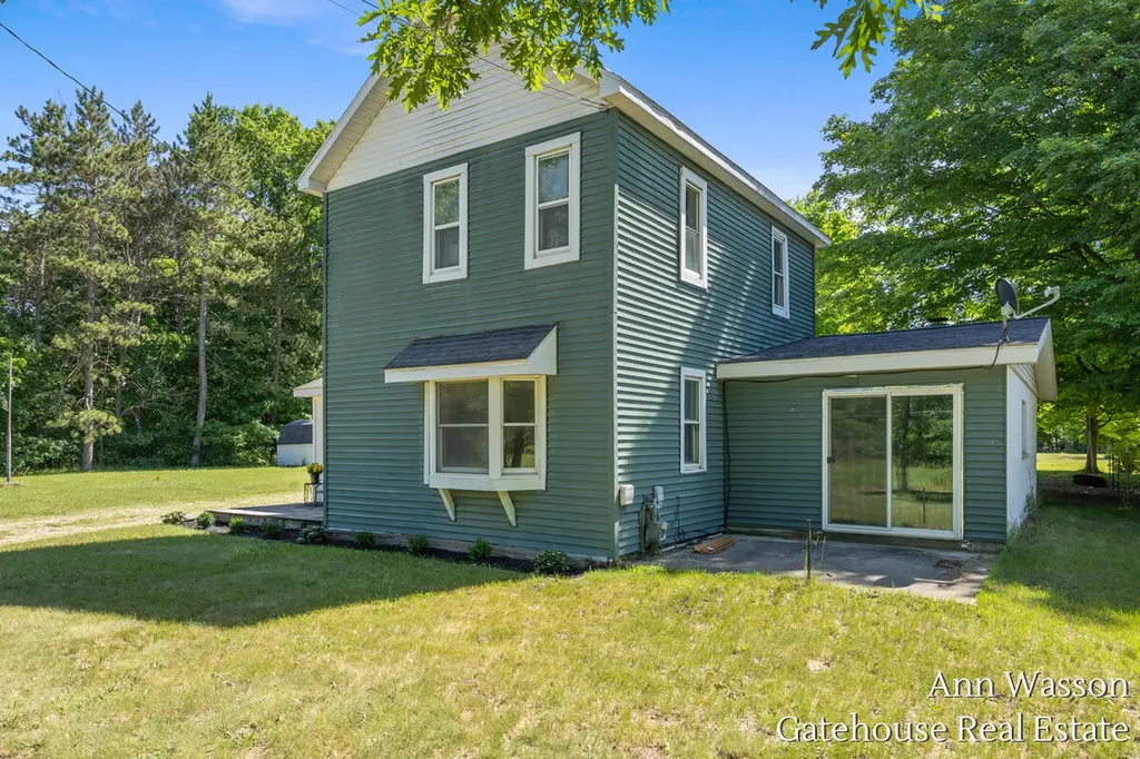 2737 Dane Street Montcalm Township MI 49326