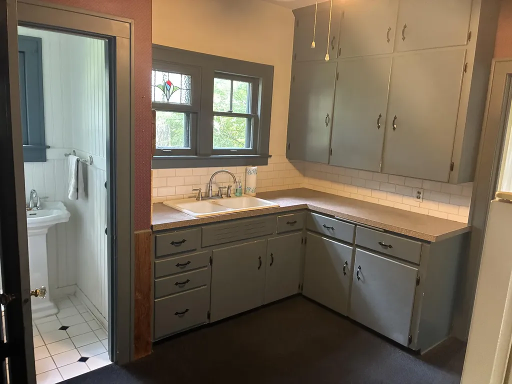 2208 E Blaine Avenue SE Grand Rapids City MI 49507